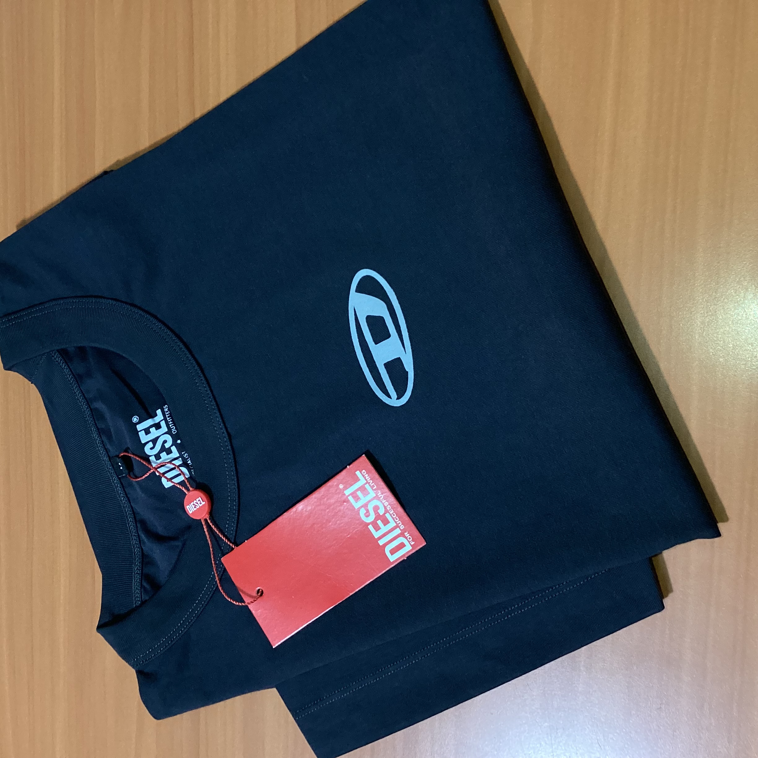 Foto 2 de CAMISA OVERSIZED DIESEL