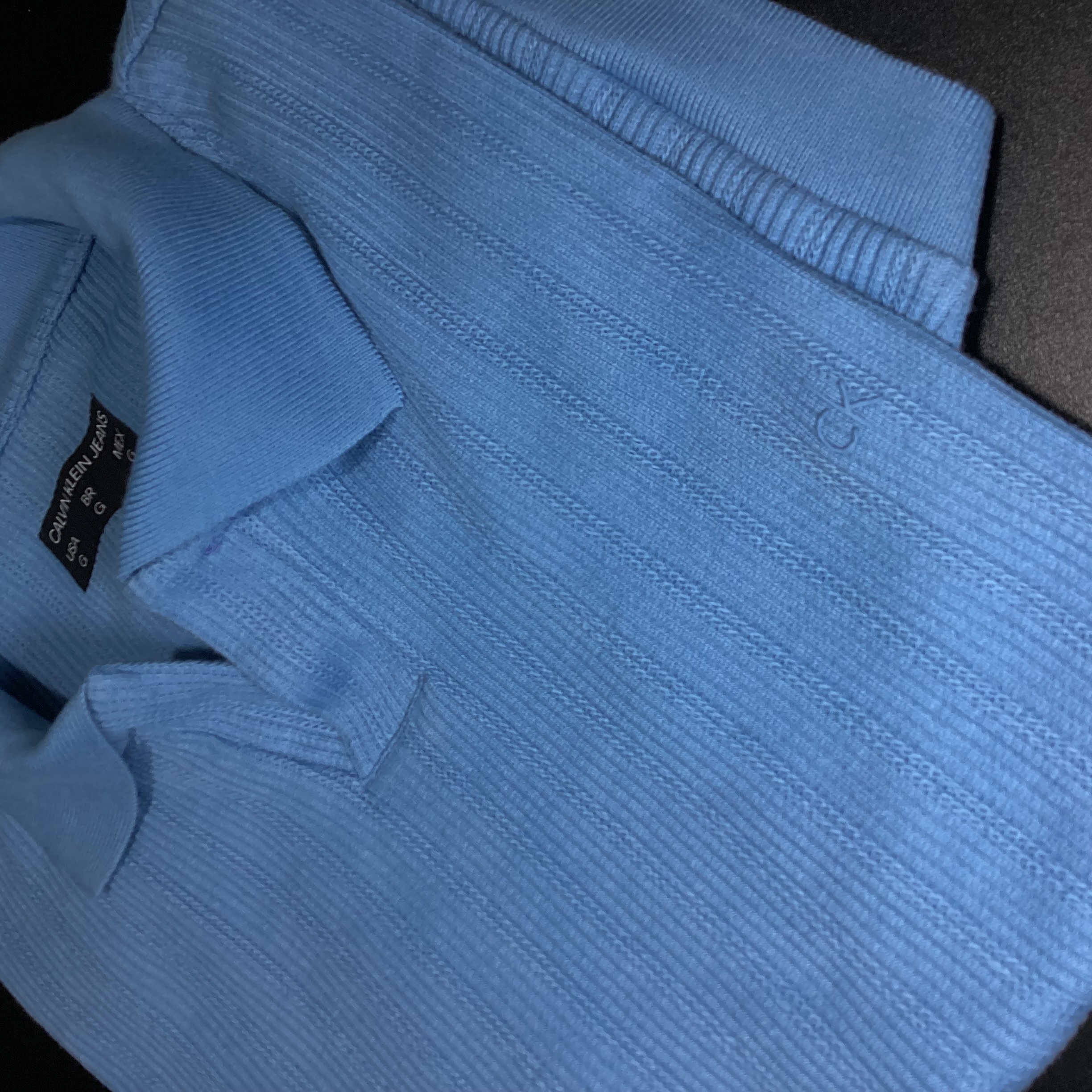 Foto 2 de CAMISA POLO GOLA V TEXTURIZADA CALVIN KLEIN