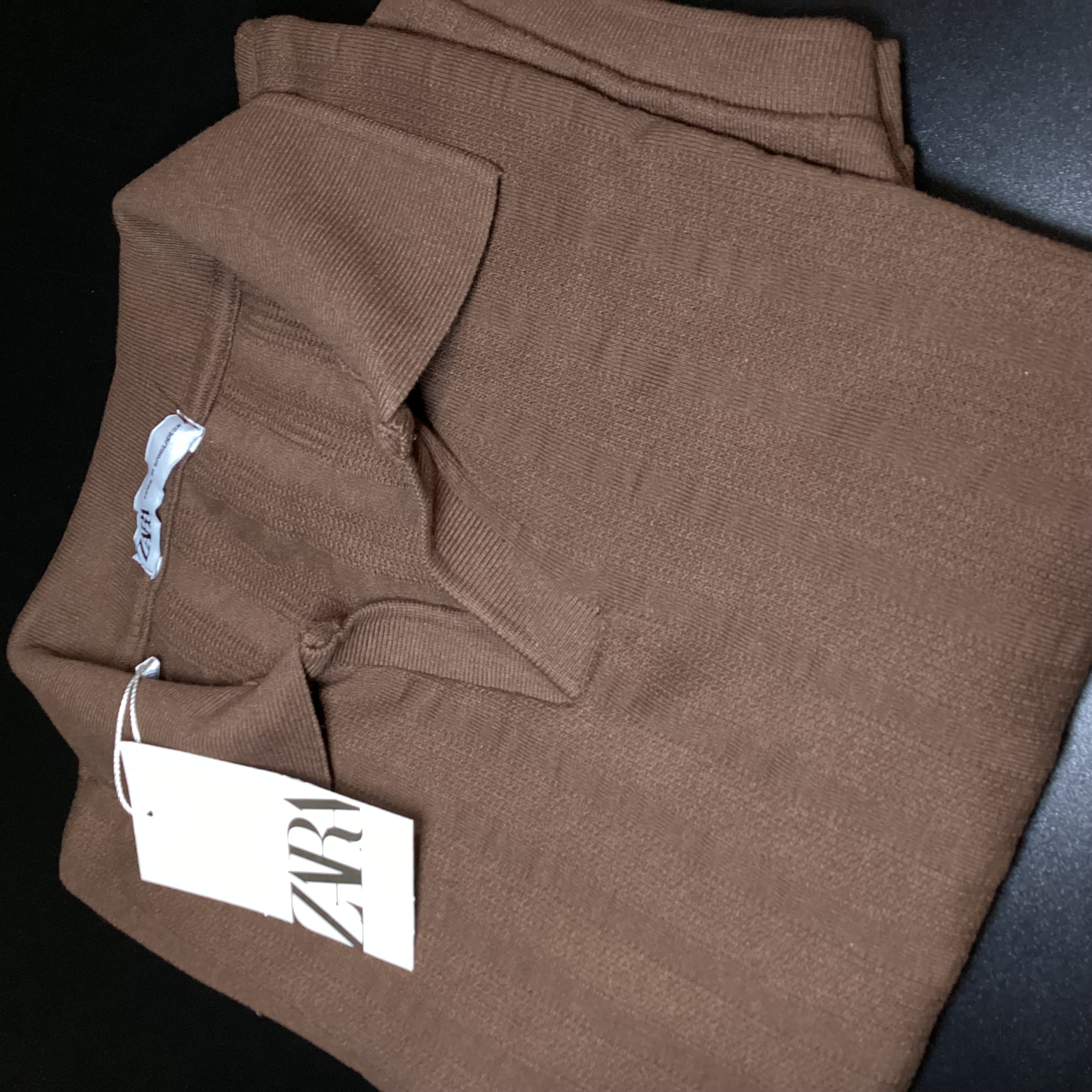 Foto 2 de CAMISA POLO TEXTURIZADA GOLA V ZARA