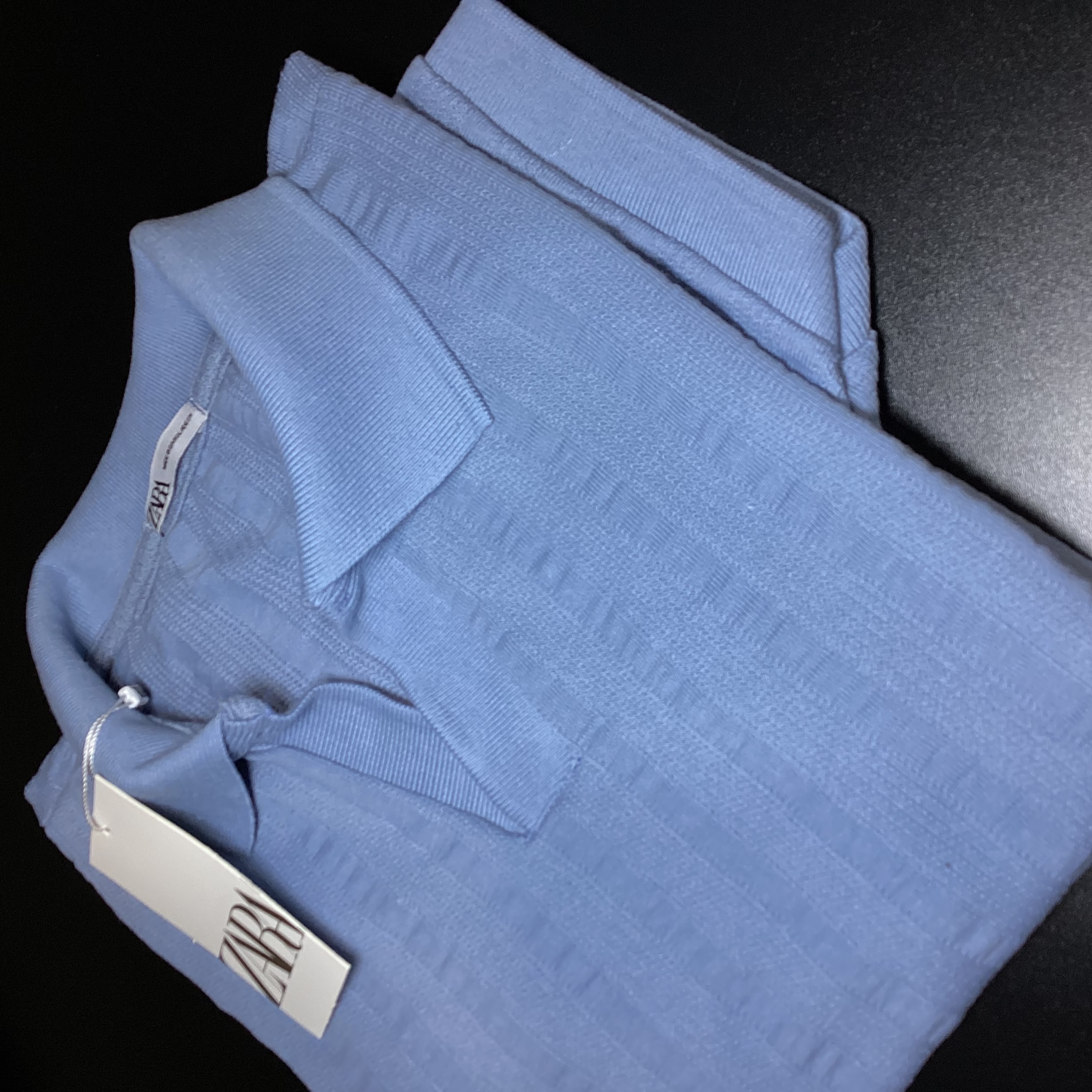 Foto 2 de CAMISA POLO TEXTURIZADA GOLA V ZARA