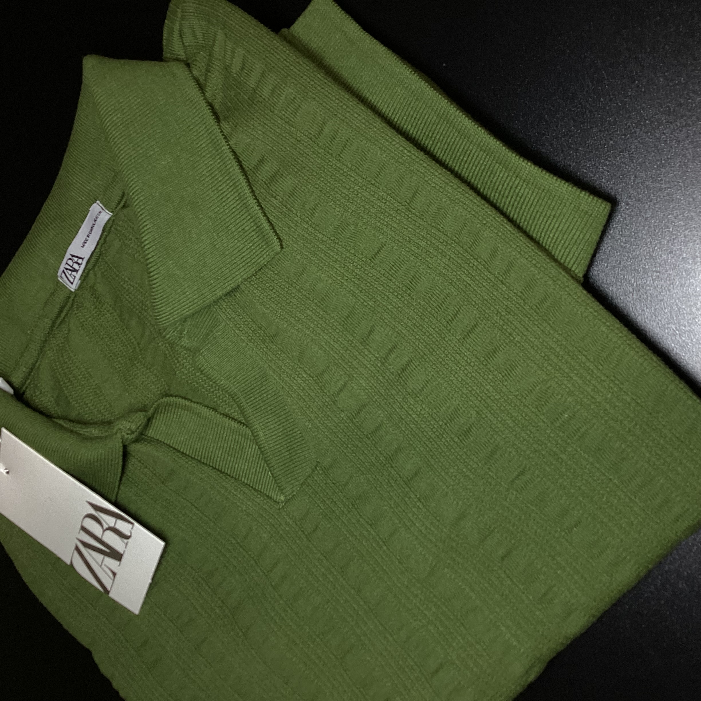 Foto 2 de CAMISA POLO TEXTURIZADA GOLA V ZARA